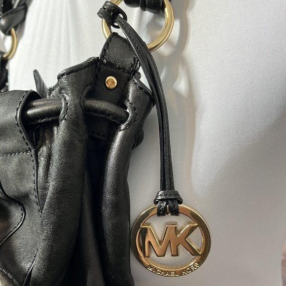 Michael Kors Black and Gold Leather Bag Zip Close Inside Outside Pockets - Picture 5 of 13